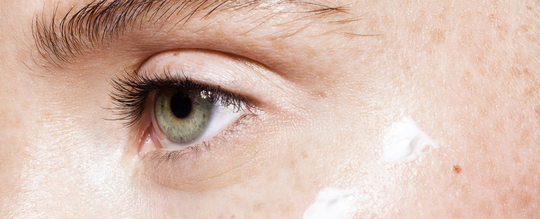 Contorno occhi: quali prodotti scegliere per pelle allergica o atopica?