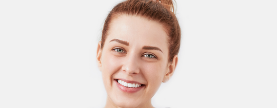 Pelle sensibile del viso: la skincare giusta